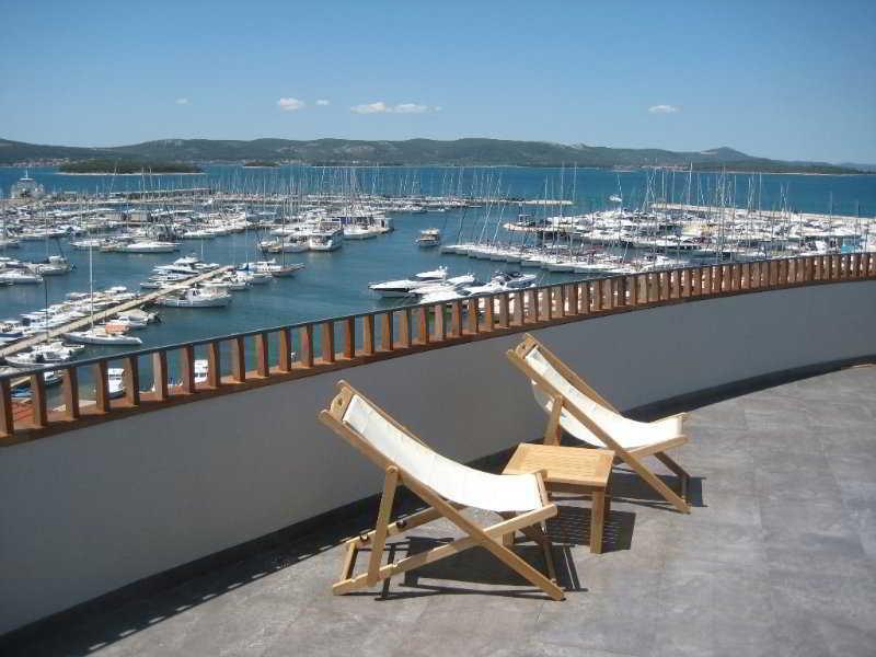 Hotel In Biograd Na Moru Extérieur photo