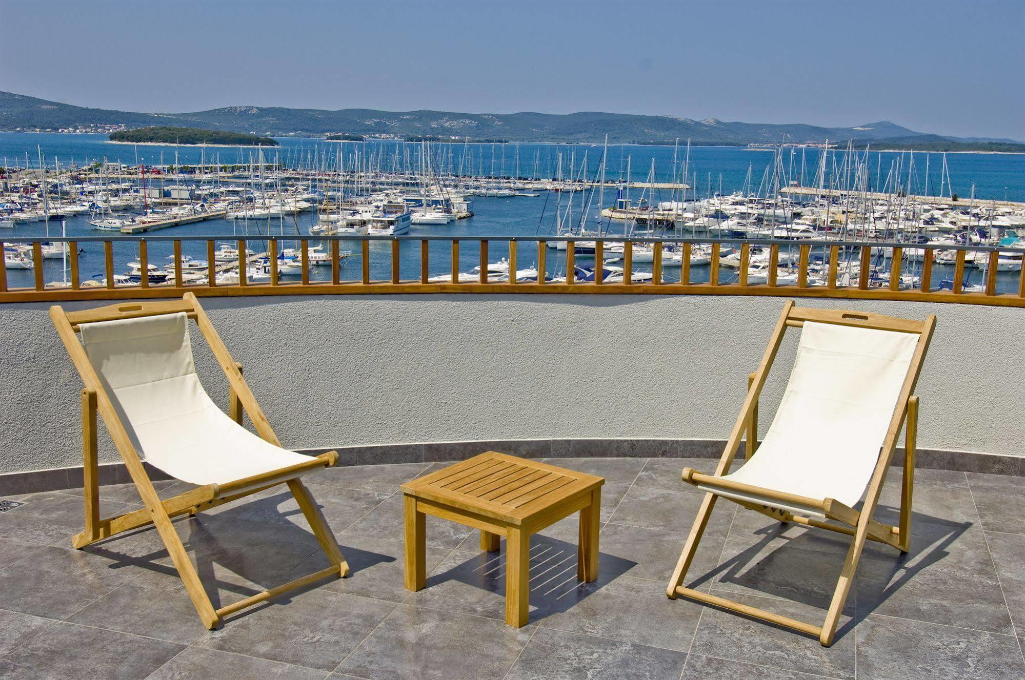 Hotel In Biograd Na Moru Extérieur photo