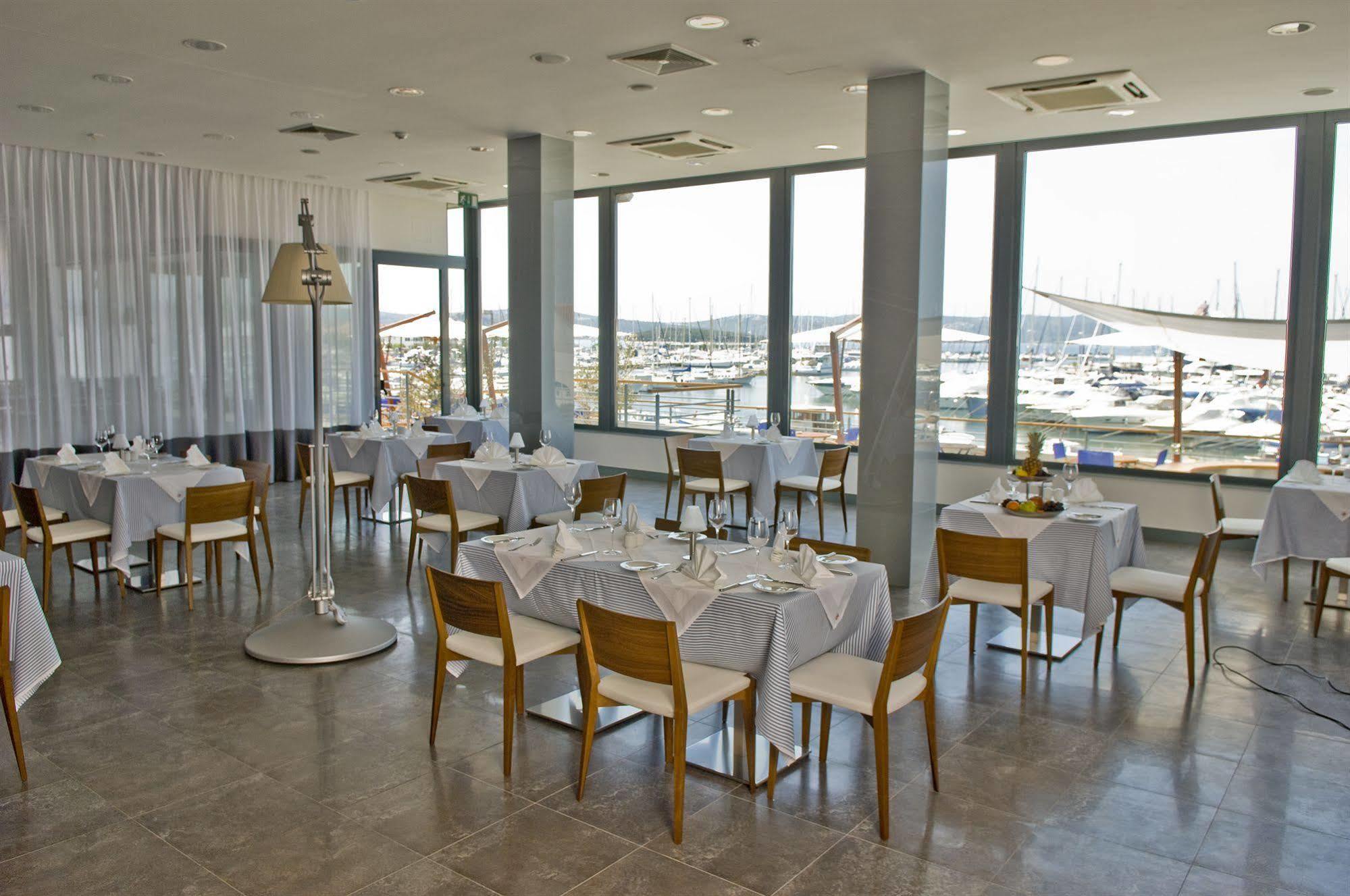 Hotel In Biograd Na Moru Extérieur photo